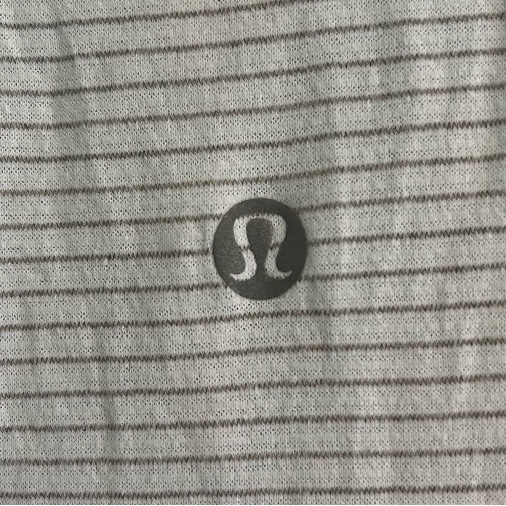 Lululemon Tank Top Racerback Loose Fit Workout Top size 8 - Picture 3 of 5